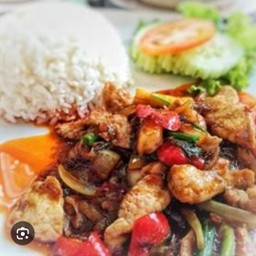 ข้าวผัดพริกเผาหมู