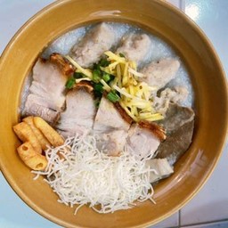 โจ๊กรวมหมูกรอบ