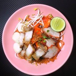 ก๋วยเตี๋ยวแห้งหมูกรอบ&หมูแดง