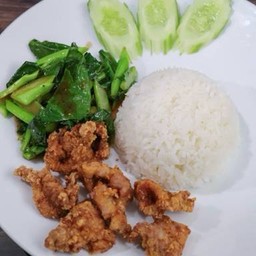 ข้าวคะน้าหมูทอด