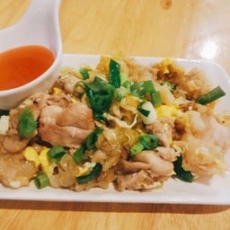 ก๋วยเตี๋ยวคั่วหมูนุ่ม