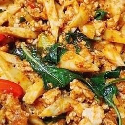 วุ้นเส้นพริกแกงหน่อไม้ไก่ชิ้นราดข้าว
