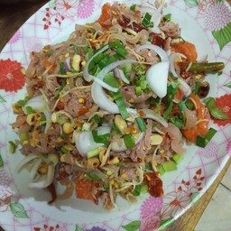 ยำแหนมสด