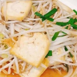 ผัดถั่วงอก  ราดข้าว