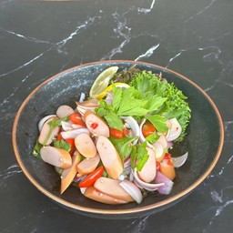 ยำไส้กรอก