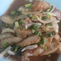 นํ้าตกคอหมู