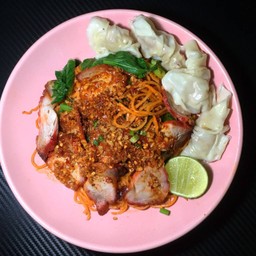 บะหมี่เกี๊ยวต้มยำหมูแดง