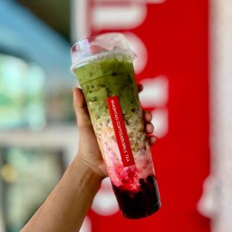 มัทฉะมิลค์สตรอว์เบอร์รี่ : แก้วยีราฟ