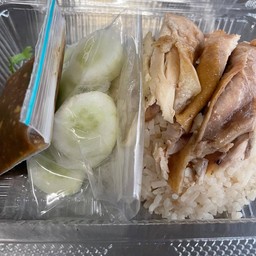 ไข่มุก ก๋วยจั๊บไก่ตุ่น(อิสลาม) ตลาดจริงใจมาร์เก็ต