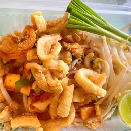 ผัดไทกากเจียว.กรุบๆกรอบๆ เพลินๆจ้า