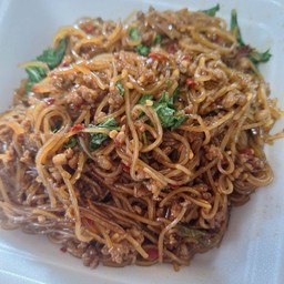 เส้นเล็กผัดกะเพรา