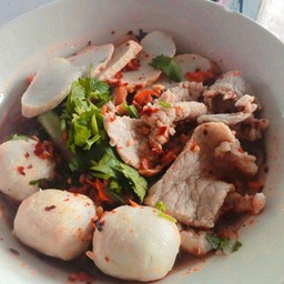 ร้าน ข้าว เตี๋ยว ช่างแหวว