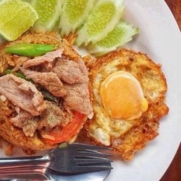 ข้าวผัดโบราณกหมู อร่อยเข้มข้น