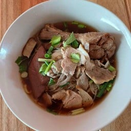 ก๋วยเตี๋ยวเป็ด เจ้แกลบ รสเด็ดเจ้าเก่า ข้าวต้มปลา อาหารตามสั่ง
