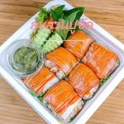 แซ่บแห้งหมี่คลุกลูกชิ้นทอด