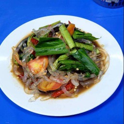 ยำวุ้นเส้น,มาม่า,เส้นแก้ว(ระบุ1อย่าง)