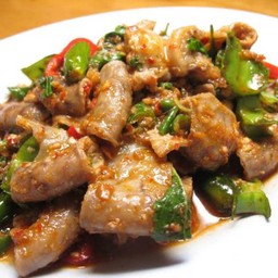 ผัดพริกแกงงไส้อ่อนหมู คุณประหยัด