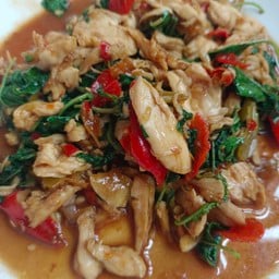 กระเพราไก่