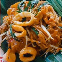 ผัดไทยปลาหมึก