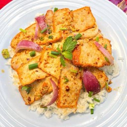 ข้าวยำหมูแดง