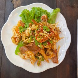 ยำสามกรอบ