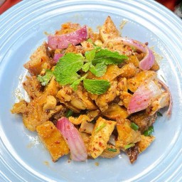 ยำไก่อบเป็นกับข้าว