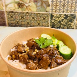 ข้าวเนื้อAUกระเทียมหอมๆ (Garlic Beef Stir Fly)