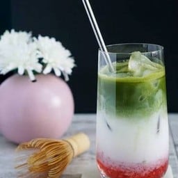 มัทฉะ สตอเบอร์รี่ ลาเต้