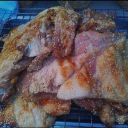 ฟองเบียร์ ส้มตำ ยำ อาหารตามสั่ง รสชาติแซ่บนัว(ไม่กลัวใคร)