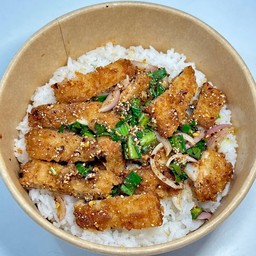 ข้าวยำไก่แซ่บบบ!