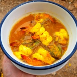 แกงส้มกุ้งชะอมไข่