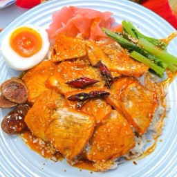 ข้าวหมูแดง