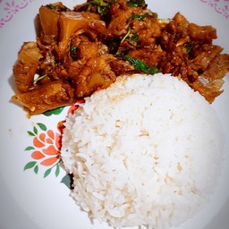 กะเพราหมูตุ๋น