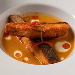 ฉู่ฉี่แซลมอน (Choo Chee Salmon)