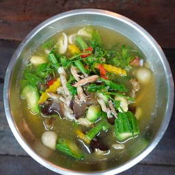 เเกงเลี้ยงผักหวานป่า
