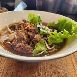 ก๋วยเตี๋ยวฮ่องเต้ หมูตุ๋น (พิเศษ)