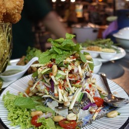 ยำปูม้าสด