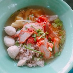 วุ้นเส้นหมูแดงลูกชื้นหมูบด