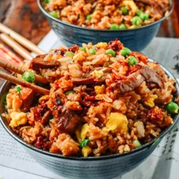 ข้าวผัดเนื้อเสฉวน 四川有肉炒飯