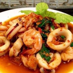 กระเพราทะเล (กับข้าว)