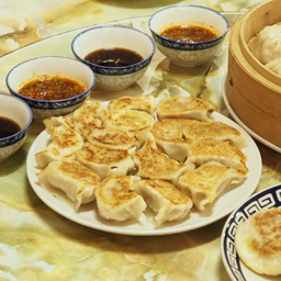 เกี๊ยวซ่าทอดน้ำ 12 ชิ้น