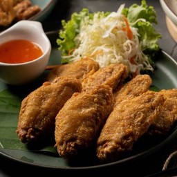 ปีกไก่ทอดน้ำปลา (Fried Chicken Wings with Fish Sauce)
