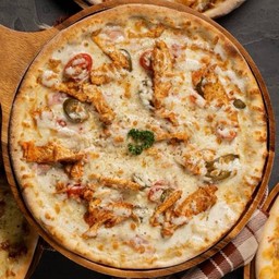 ไก่เผ็ดแรนซ์ซอส พิซซ่า (Spicy Chicken Ranch Sauce Pizza)