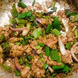 ลาบหมูมะนาวดิบ