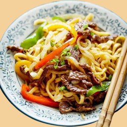 บะหมื่ผัดหยางโจวเนี้อ  牛肉炒麵