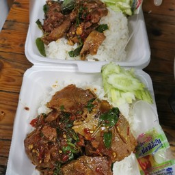 ข้าวกระเพราเนื้อตุ๋น