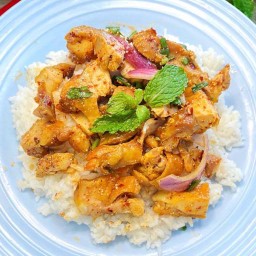 ข้าวยำไก่อบ