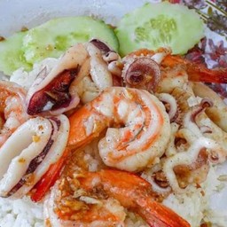 ข้าวทะเลกระเทียมพริก