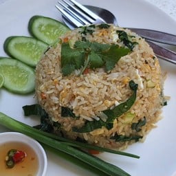 ข้าวผัดปลาเค็ม