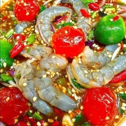 ยำกุ้งสดไข่แดงเค็ม